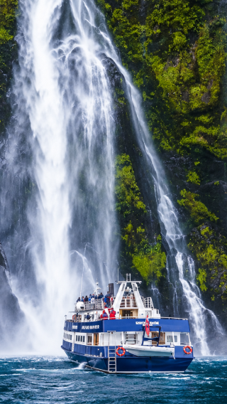 New Zealand Milford Sound / Piopiotahi 1-day tour | Realnz direct booking | available from Queenstown/Te Anau