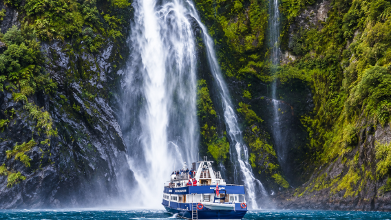 New Zealand Milford Sound / Piopiotahi 1-day tour | Realnz direct booking | available from Queenstown/Te Anau