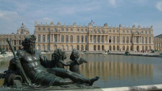 ALL DAY AUDIO GUIDED VERSAILLES TOUR FROM PARIS