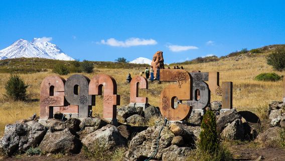 Armenia one-day tour: Amberd Castle, Mount Aragats and Lake Kari