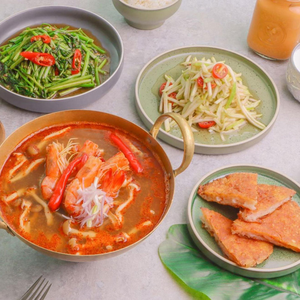 Thai cuisine combo Option for two persons at Lotus Restaurant of Caesar Park Hotel Banqiao (2 person