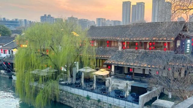 Однодневный тур по Ханчжоу: Девять ручьев и туманные деревья, Пагода Шести Гармоний, Великий канал Пекин-Ханчжоу и Дом-музей Ху Сюэяня с услугами на китайском и английском языках