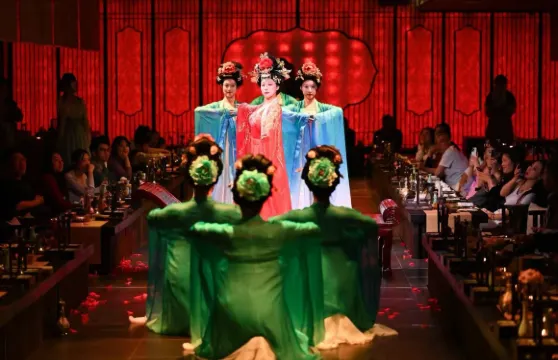 青島蘭齊宴賦沉浸式宮廷盛宴體驗(美食與文化的碰撞+視覺享受+中國風演繹+可選服飾化妝體驗)