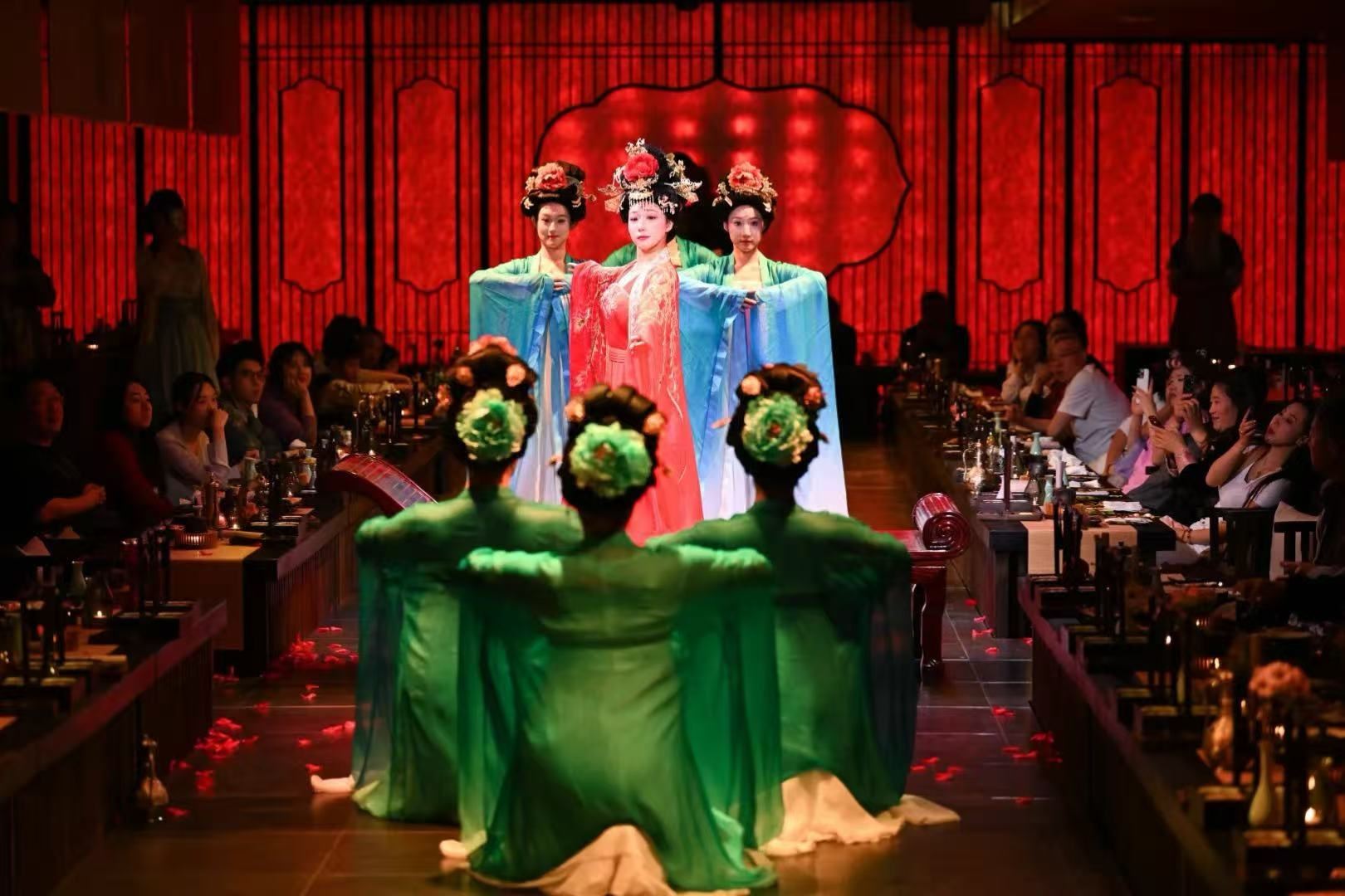 Qingdao Lanqi Banquet Immersive Imperial Feast Experience (Food and Beverages & cultural fusion + visual delight + Chinese-style performance + optional Clothes & Accessories and makeup experience)