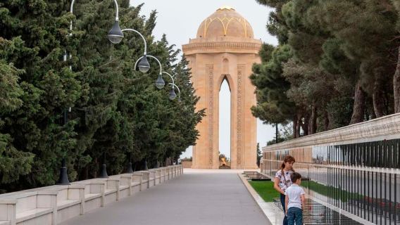 Baku: Gobustan Absheron Group Tour Off road fee + Lunch inc