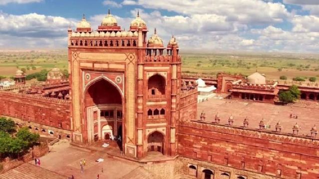 From Agra: Fatehpur Sikri & Agra Local Market Half-Day Tour