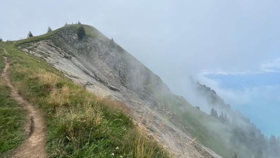 Interlaken: conquista l'Augstmatthorn con un triatleta svizzero