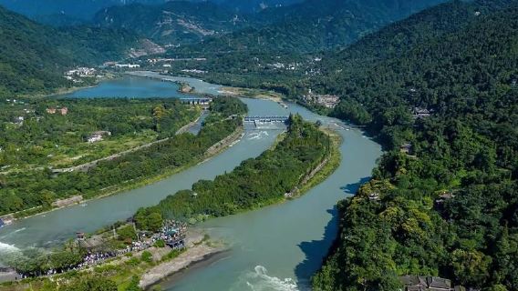 青城山＋都江堰＋南橋夜景純玩一日＋雙景區導覽可選 2~8 人小團