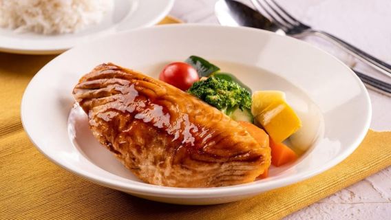 Hong Kong: Ocean Park Entry Ticket+ Superior Set Meal Coupon