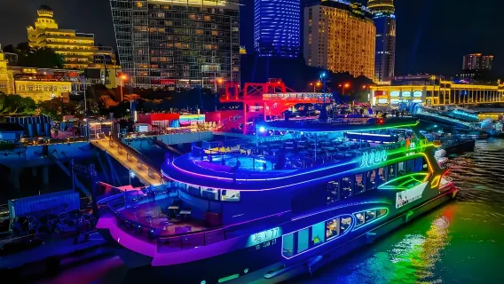 Xiamen Nachtbootsfahrt: Luxusbootsticket für die 77 Insel-Bootsfahrt mit Meeresmusik-Dinner-Show (inkl. Buffet)