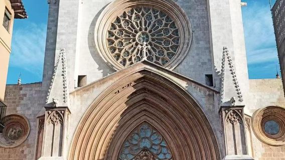 塔拉戈納羅馬劇場+大教堂+錫切斯海灘+馬里塞爾宮包車一日遊