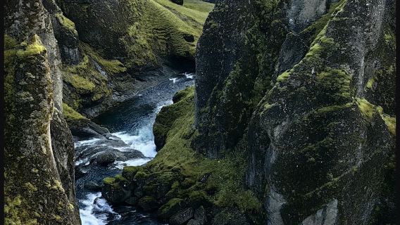雷克雅未克--羽毛大峽谷