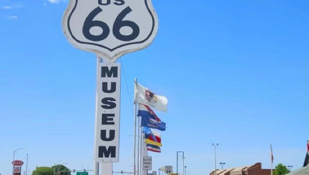 美國洛杉磯66號公路博物館+七彩石+鬼城+拉斯維加斯【包車】