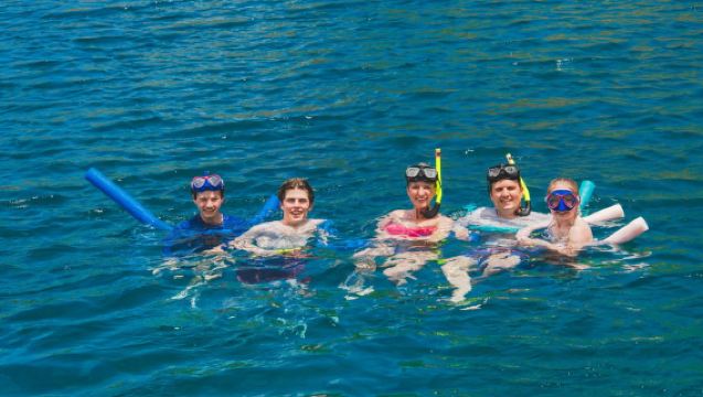 St. Kitts Full-Day Catamaran Cruise to Nevis