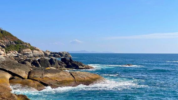 Sanya Private Day Tour: Wuzhizhou Coral Island&Glass Sea