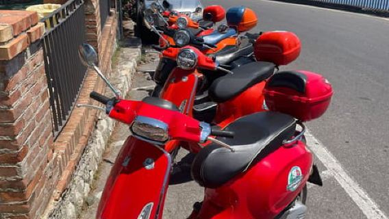 Taormina Premium Vespa Tour: Small Group & White Lotus Locations