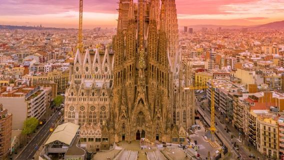 Barcelona in 1 Day: Sagrada Familia, Park Guell,Old Town & Pickup