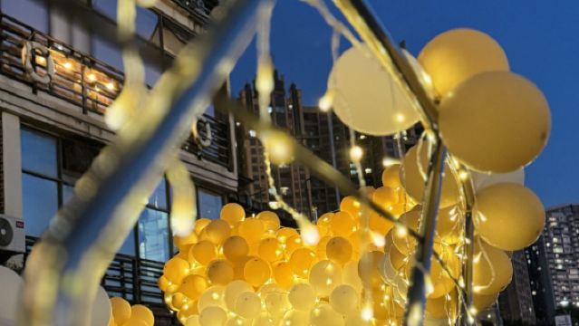 [Guangzhou yacht birthday proposal setup] Guangzhou 72-foot luxury yacht charter + birthday proposal setup ~ Guangzhou yacht night cruise on Pearl River for a romantic experience