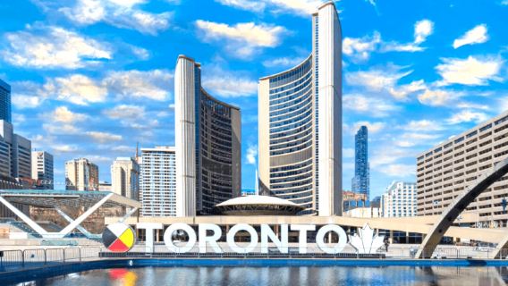 ทัวร์วันเดียว/ทัวร์หลายวัน มหาวิทยาลัยโตรอนโต + หอคอยซีเอ็น