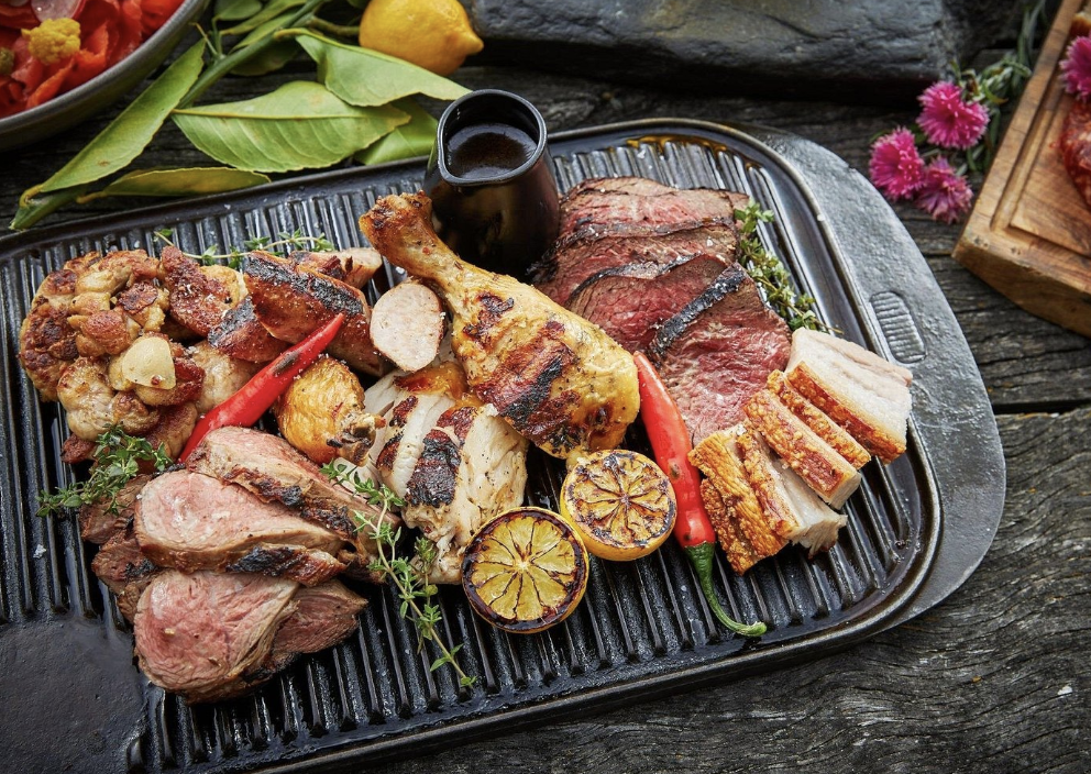 Cena barbecue alla fattoria di Walter Peak con crociera al tramonto sul lago | Tour in inglese con pasto incluso | Quilpie