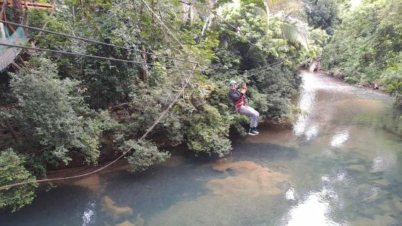 Belize: Zipline-Tour durch die Baumkronen und Höhlen