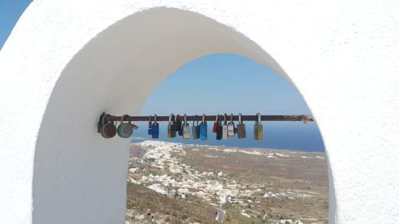 Santorin: Wanderung von Fira zur Caldera von Oia mit Guide