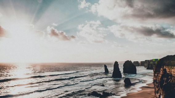 Great Ocean Road Discovery-12 Apostles & Golden Hour Wonders