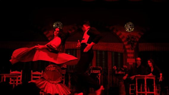 Granada: tour al tramonto dell'Albaicín e del Sacromonte e spettacolo di flamenco
