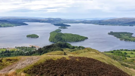Glasgow: Stirling Castle, Loch Lomond Walk, and Whisky Tour