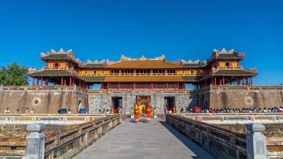 Tagesausflug in Hue: Hai Van Pass - Die Kaiserstadt Hue - Lokales Mittagessen - Gemeinschaftstour