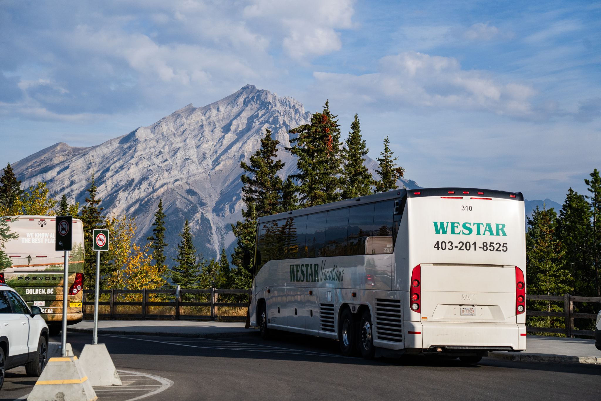 ทัวร์ 1 วัน อุทยานแห่งชาติแบมฟ์ ยูโฮ่ และคูเทนีย์ <ทะเลสาบลูอิส + หุบเขาหินอ่อน>