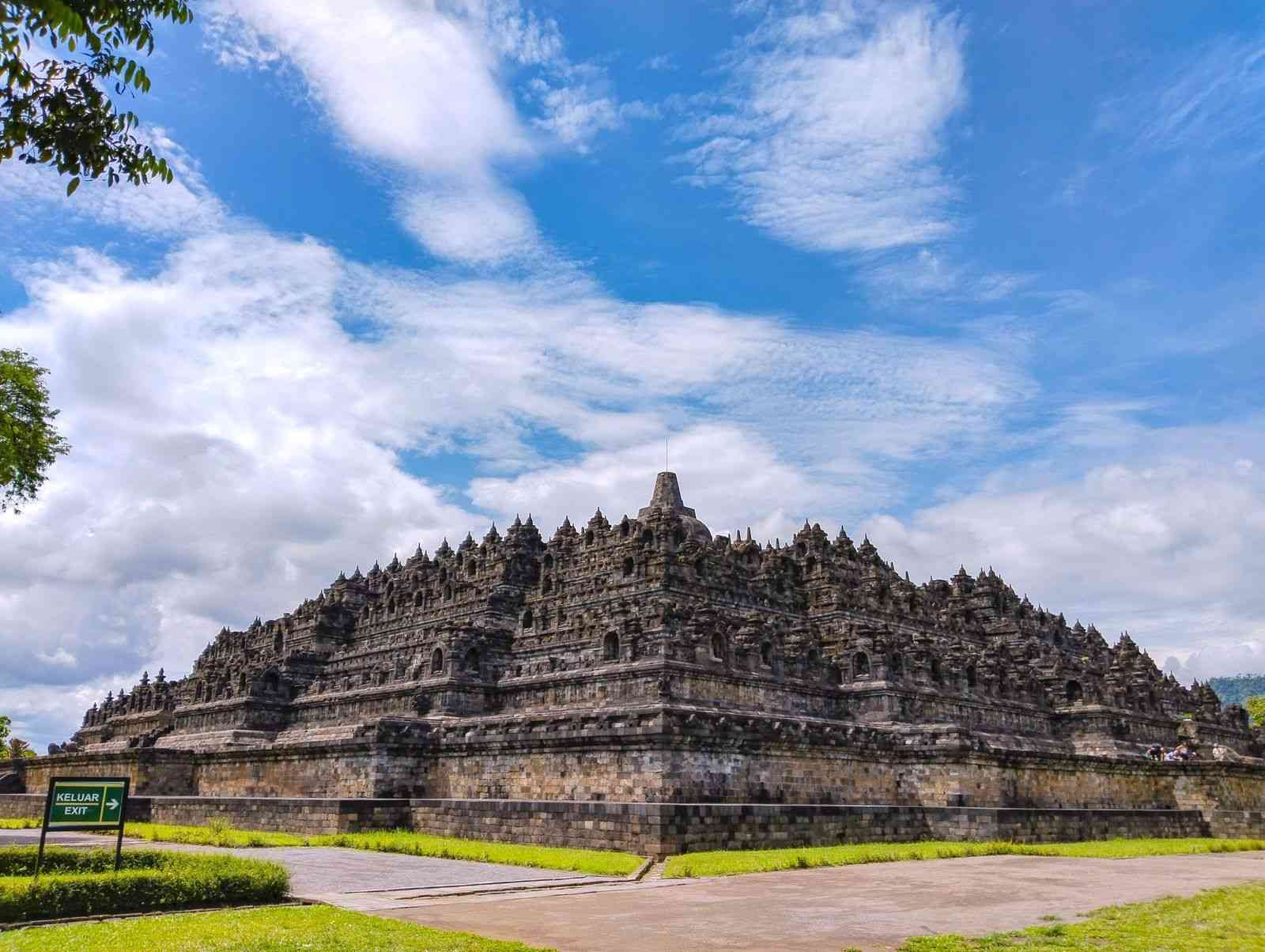 Indonesien · Tagesausflug nach Borobudur, Merapi und Prambanan in Yogyakarta