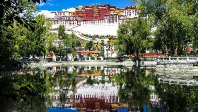 Lawatan Sehari dari Dazi: Bertemu Istana Suci Potala di Tanah Salju