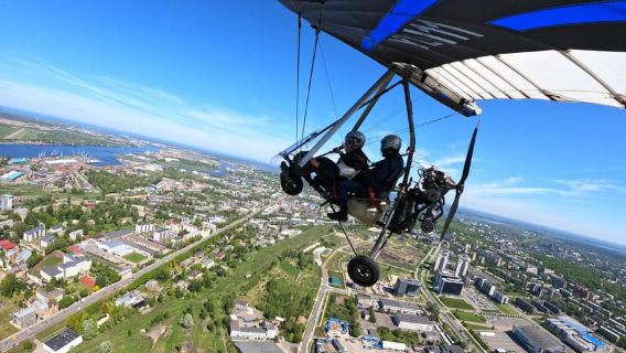 Riga: Hang-Glider 20 minute Flight Over the City