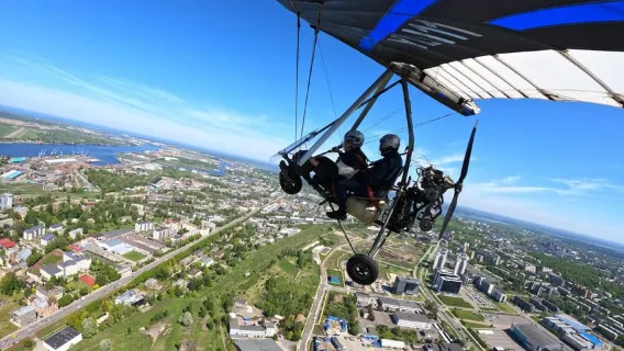 Riga: Hang-Glider 10-Minute Flight Over the City