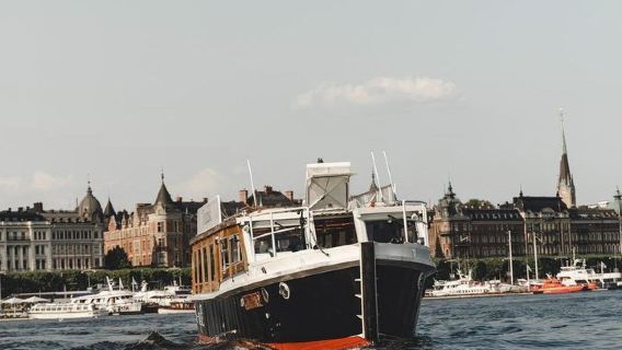 Elektrisk båttur i Stockholm med liveguide