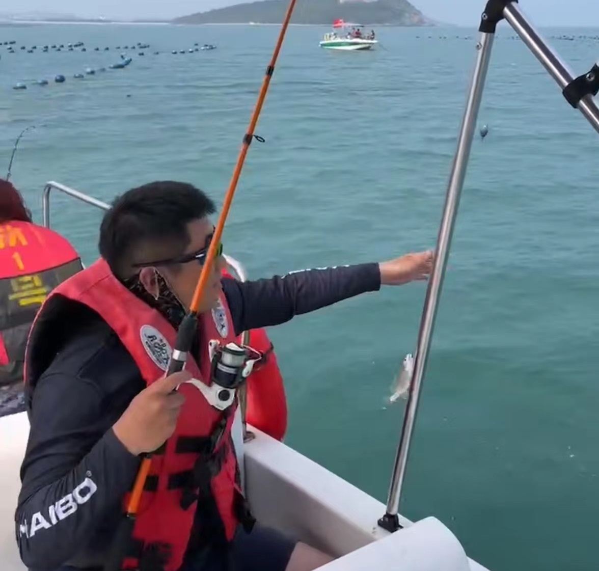 福建平潭島快艇出海海釣3小時【專業船長教學+免費提供魚竿魚餌】