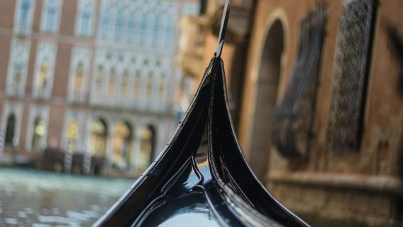 Venice: Classic Gondola Ride