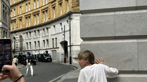 ลอนดอน: ทัวร์เดินชมสถานที่ถ่ายทำภาพยนตร์แฮร์รี่ พอตเตอร์แบบส่วนตัว 2 ชั่วโมง + การแสดงมายากลสด