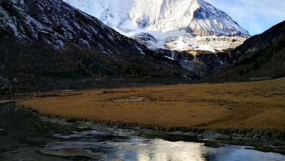 ทัวร์ถ่ายภาพ 15 วัน - เส้นทางแชงกรี-ลาอันยิ่งใหญ่ - การเดินทางเพื่อจิตวิญญาณและเลนส์ของคุณ