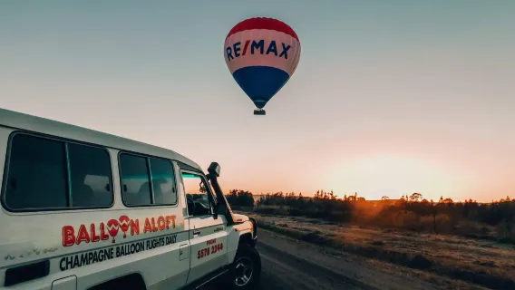 Australia Gold Coast hot air balloon ride Half Day Tour [Round-trip Trip + Star Hotel Buffet breakfast]