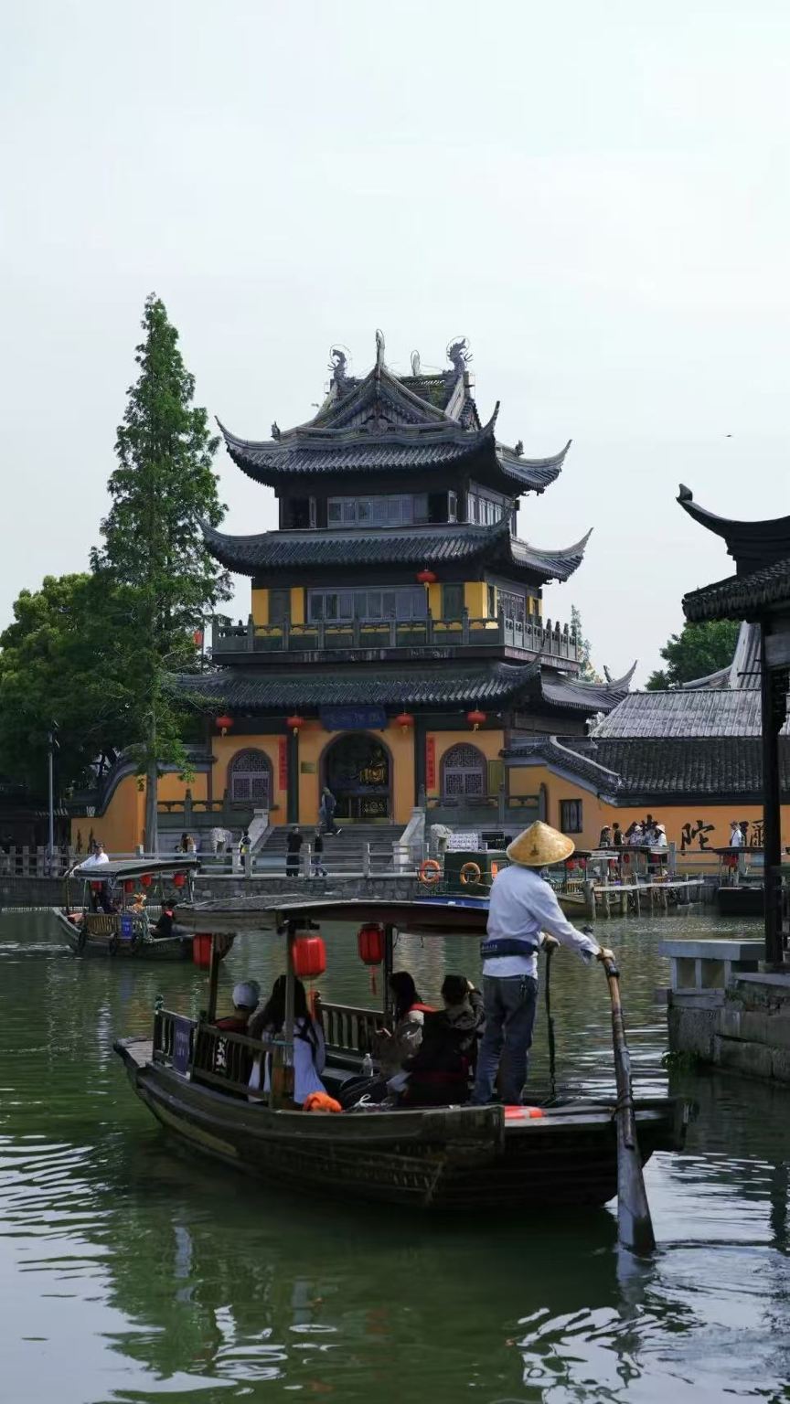 Shanghai Private Tour: Zhujiajiao Water Town+Boat Ride+Romance Park(Eternal Love)