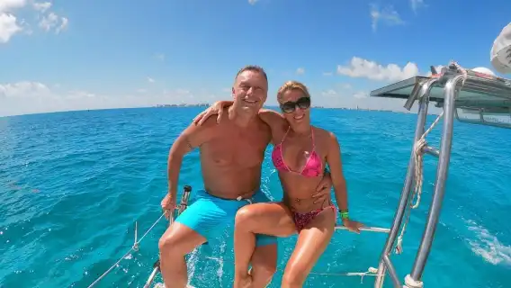 Full-day Isla Mujeres boat trip from Cancún