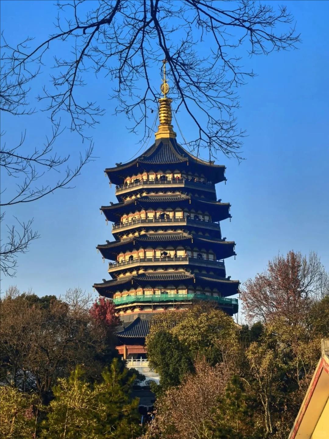 ตั๋วเข้าเจดีย์เหลยเฟิง + ตั๋วเข้าวัดจิ้งฉือ + ระฆังเย็นหนานผิง + บริการไกด์นำเที่ยว