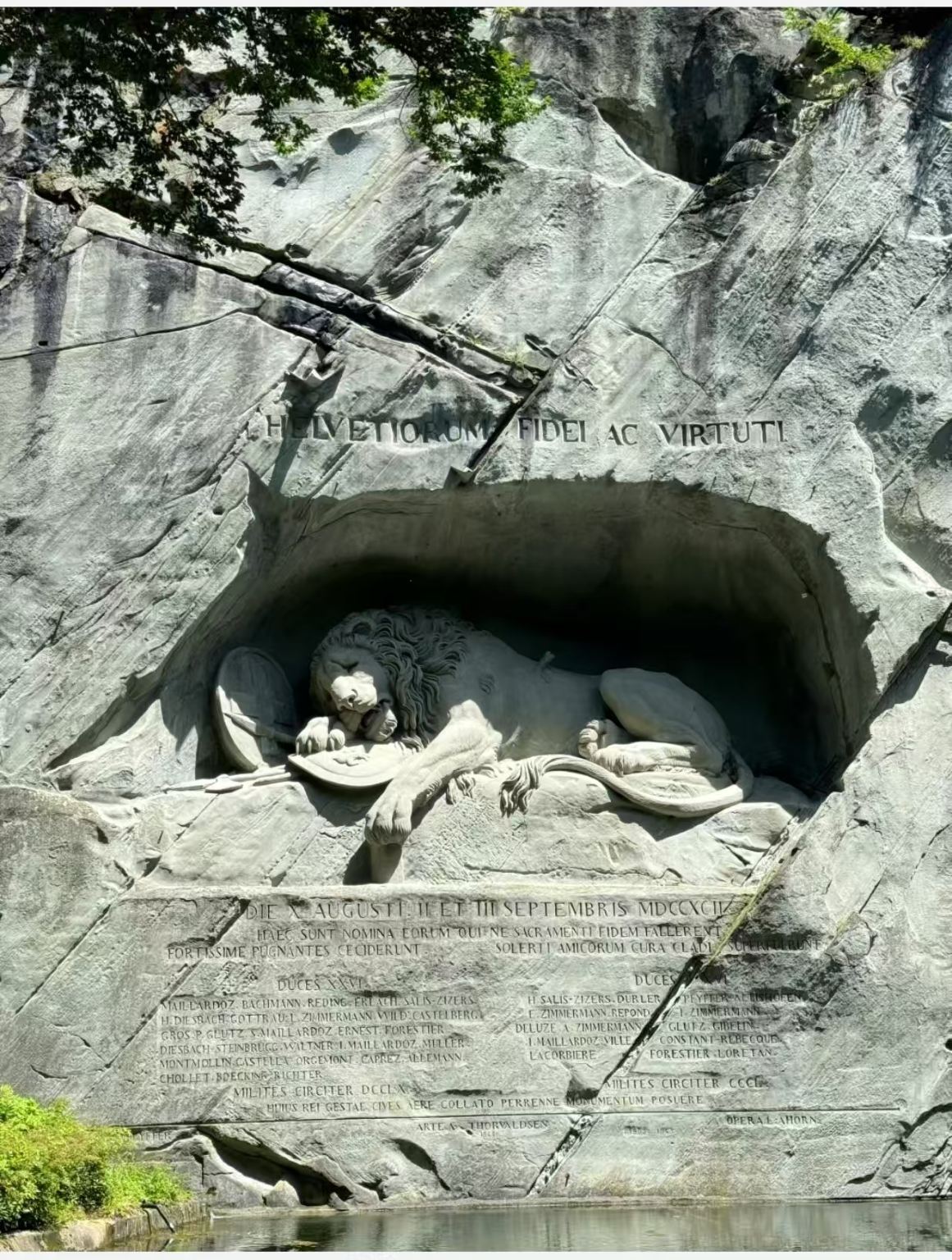 蘇黎世雙山奇遇：大教堂與垂死獅子像，解鎖皮拉圖斯 + 鐵力士