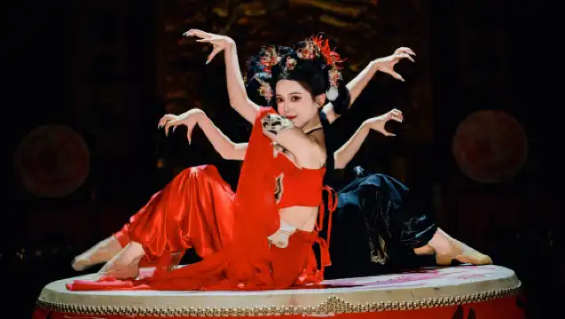 重慶慶渝宴•宮廷盛宴體驗（宮廷菜+特色渝味珍饈+古典妝容體驗+視聽盛宴+穿越感體驗+傳統服飾體驗）