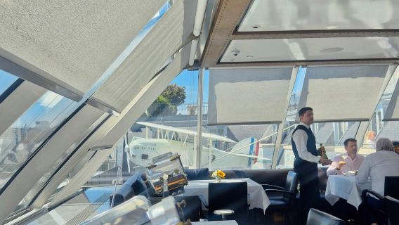 Paris l'Oséa Blanc viral restaurant reservation service