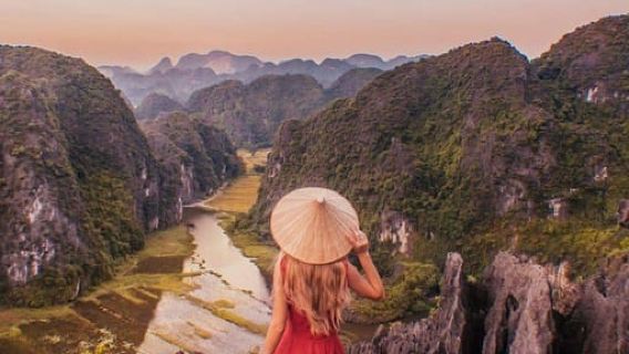 From Hanoi: Hoa lu - Trang an-Mua Cave with Buffet Lunch
