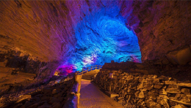 Lawatan berkumpulan Lichuan Gua Tenglong + Kota Tusi lawatan sehari dengan pengangkutan dalam bandar