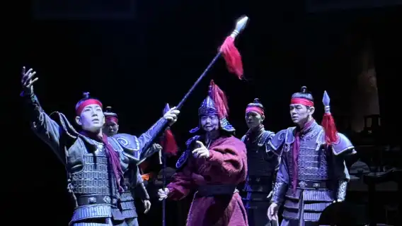 หางโจว งานเลี้ยงแบบโบราณ - งานเลี้ยงพระราชวังสมัยราชวงศ์ถัง (การแสดงดนตรีและนาฏศิลป์แบบดั้งเดิม + งานเลี้ยงสุดอลังการทั้งภาพและรสชาติ + ตัวเลือกสวมใส่ชุดโบราณ/แต่งหน้าแบบโบราณ)